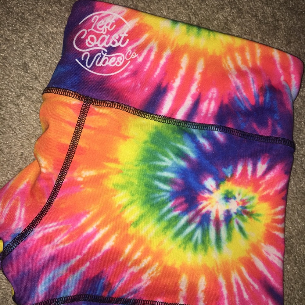 Left Coast Vibes Shorts Tie Dye 🌈